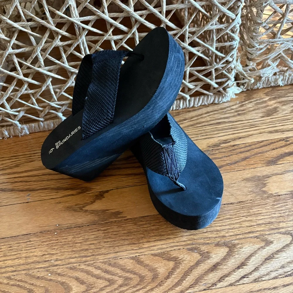 No Boundaries Black Platform Sandals. SB3